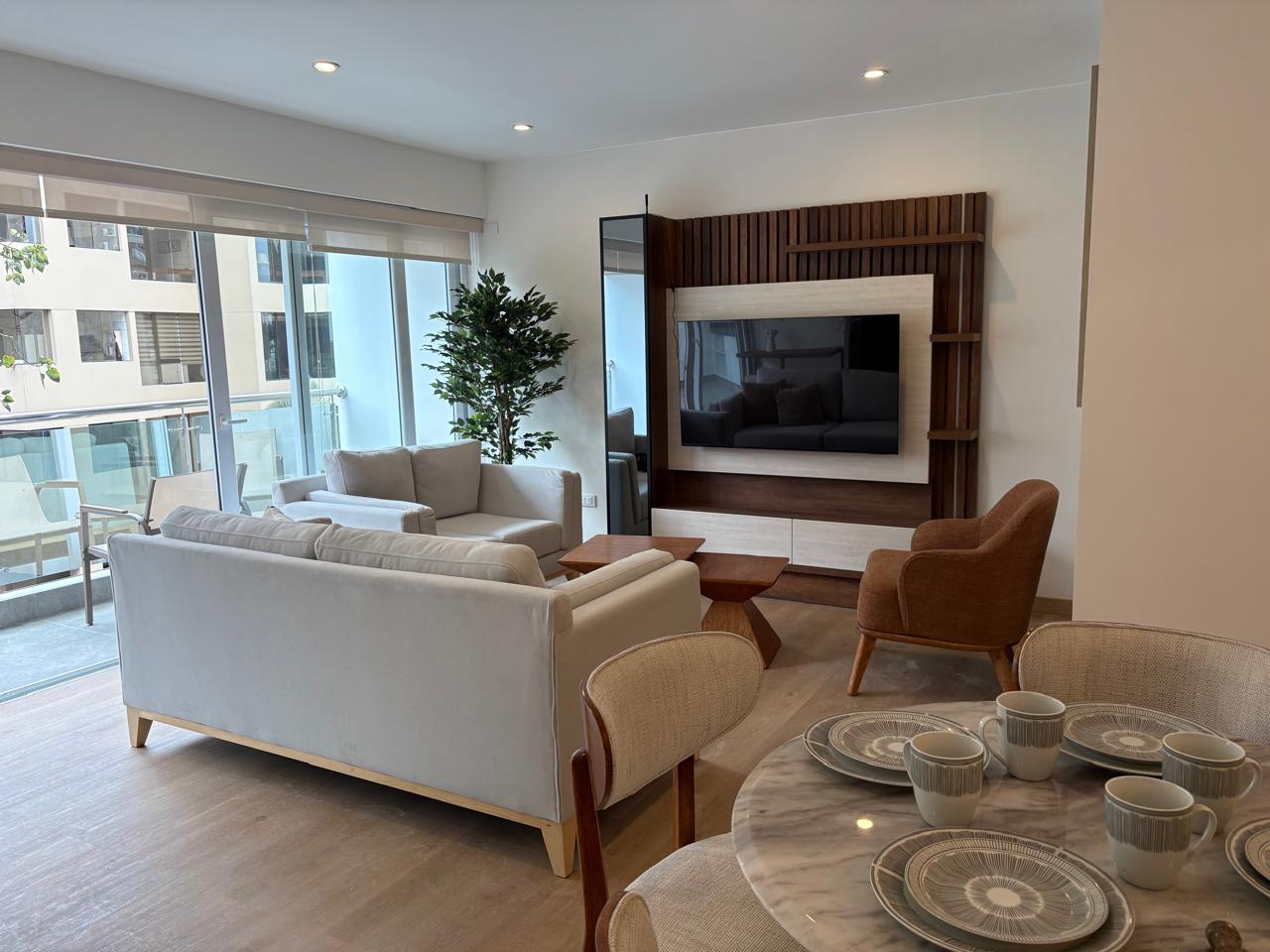 Panoramic living room — move-in ready